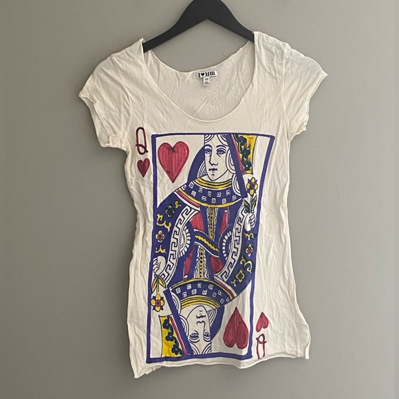 Forever 21 Queen of Hearts T-shirt - Picture 1 of 7